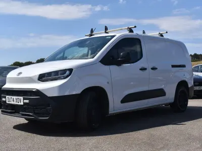 Used Toyota Proace 120 HP (88 kW) 2024 White MPV