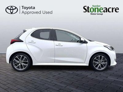 Used Toyota Yaris Hybrid 113 HP (83 kW) 2023 White Hatchback