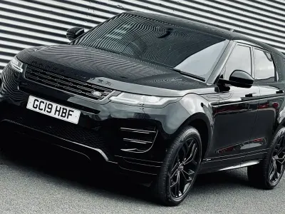 Used Land Rover Range Rover evoque R-Dynamic 180 HP (132 kW) 2019 Black SUV