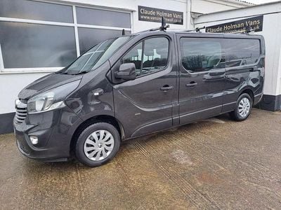 Black Used 2015 Vauxhall Vivaro Sportive MPV | £12,495
