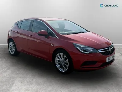 Używany Vauxhall Astra 125 KM (91 kW) 2017 Czerwony Hatchback