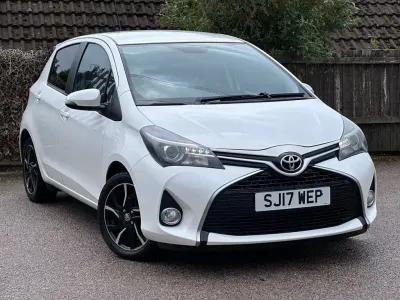 Usado Toyota Yaris Design 99 HP (72 kW) 2017 Branco Citadino