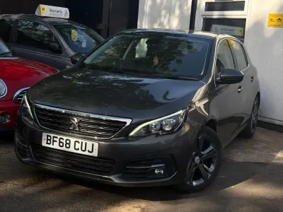 Używany Peugeot 308 Allure 2018 Szary Hatchback