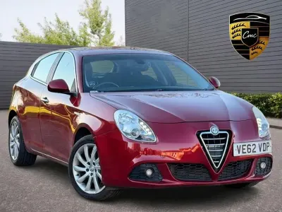Begagnad Alfa Romeo Giulietta Lusso 170 HK (125 kW) 2013 Röd Halvkombi