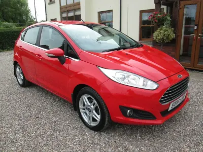 Used Ford Fiesta Zetec 82 HP (60 kW) 2014 Red Hatchback