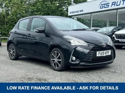 Used Toyota Yaris 107 HP (78 kW) 2019 Black Hatchback