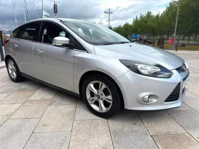 Used Ford Focus Zetec 115 HP (84 kW) 2014 Silver Hatchback