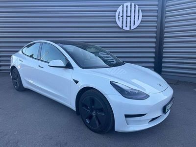 Used Tesla Model 3 Standard Range Plus 366 kW (498 HP) 2021 White Sedan