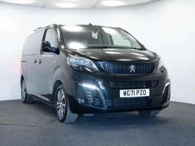 Używany Peugeot Traveller Allure 180 KM (132 kW) 2021 Czarny Minivan
