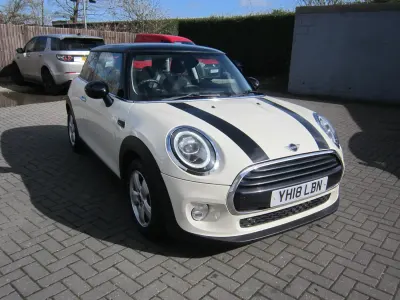 Used Mini Cooper Hatch 2018 White Hatchback