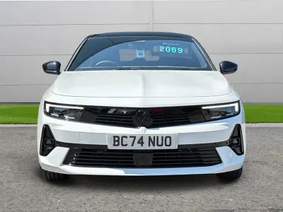 Used Vauxhall Astra Ultimate 128 HP (94 kW) 2025 White Hatchback
