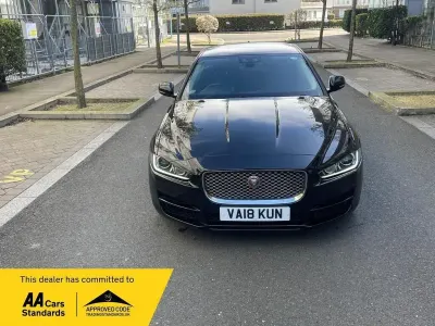 Używany Jaguar XE Portfolio 180 KM (132 kW) 2018 Czarny Sedan/Limuzyna