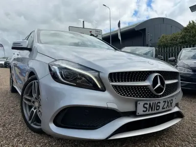 Begagnad Mercedes A200 AMG line 2016 Silver Halvkombi