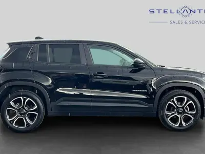 Used Jeep Avenger Summit 100 HP (73 kW) 2025 Red SUV
