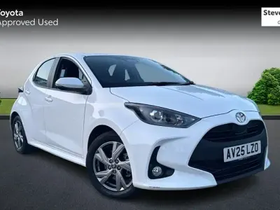 Used Toyota Yaris 116 HP (85 kW) 2025 White Hatchback