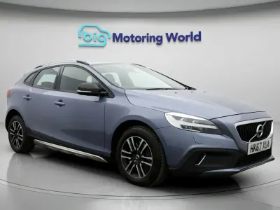 Used Volvo V40 CC Plus 150 HP (110 kW) 2018 Estate