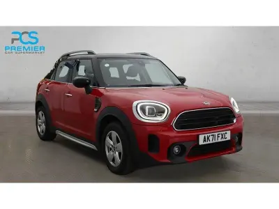Usado Mini Cooper Classic 2021 Rojo Utilitario