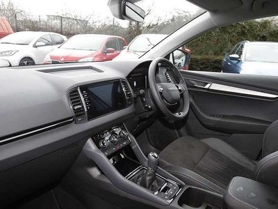 Używany Skoda Karoq SE L 150 KM (110 kW) 2025 Biały SUV
