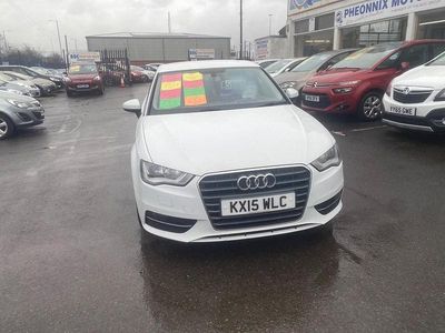 Usado Audi A3 Sportback Business 110 CV (80 kW) 2015 Blanco Utilitario