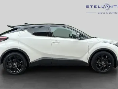 Used Toyota C-HR 120 HP (88 kW) 2018 White SUV