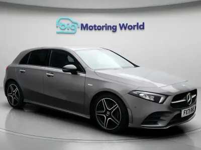 Begagnad Mercedes A200 AMG line 163 HK (119 kW) 2022 Grå Halvkombi
