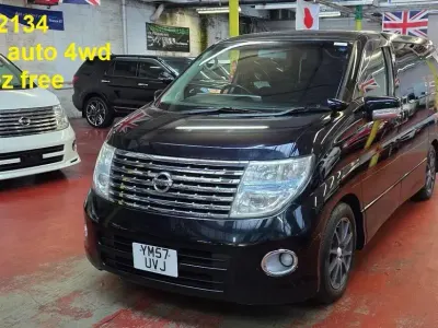 Usado Nissan Elgrand 2022 Negro Monovolumen