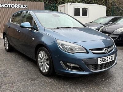 Used Vauxhall Astra Elite 165 HP (121 kW) 2013 Blue Hatchback