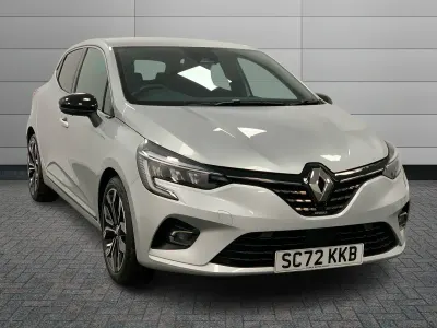 Used Renault Clio 145 HP (106 kW) 2023 Silver Hatchback