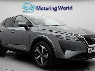 Begagnad Nissan Qashqai N-Connecta 190 HK (139 kW) 2023 Grå SUV