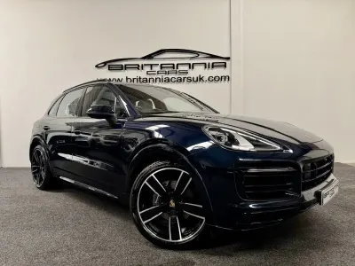 Begagnad Porsche Cayenne Platinum Edition 2023 Blå SUV