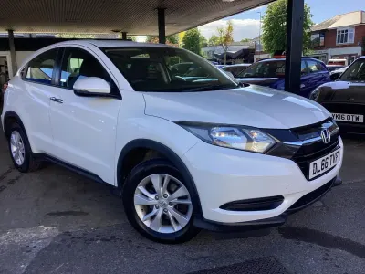 Used Honda HR-V S 120 HP (88 kW) 2016 White SUV