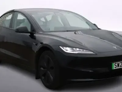 Używany Tesla Model 3 RWD 208 kW (283 KM) 2025 Czarny Sedan/Limuzyna