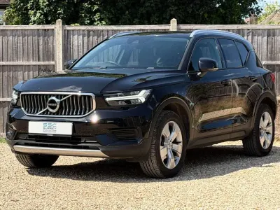 Used Volvo XC40 Momentum 2019 Black SUV