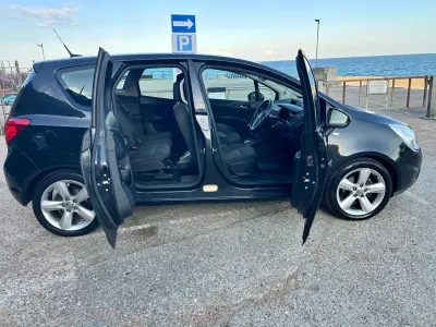 Używany Vauxhall Meriva 2012 Czarny Minivan
