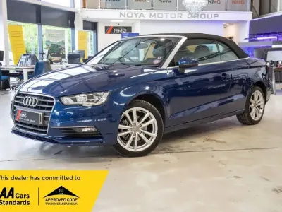 Usado Audi A3 Cabriolet Sport 150 HP (110 kW) 2015 Azul Cabrios
