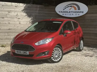 Usado Ford Fiesta Zetec 2016 Rojo Utilitario