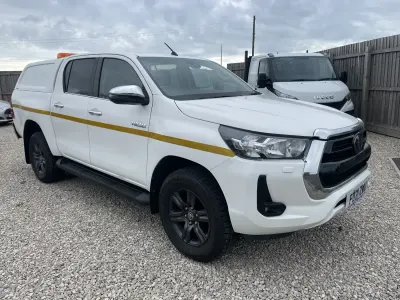 Second-hand Toyota HiLux 150 CP (110 kW) 2021 Alb Pickup