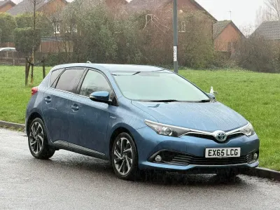 Used Toyota Auris Hybrid
