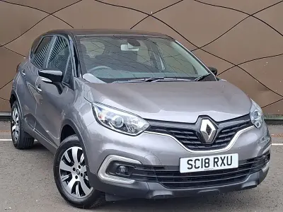 Used Renault Captur Play 90 HP (66 kW) 2018 Grey SUV