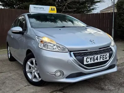 Gebraucht Peugeot 208 Active 2015 Silber Kleinwagen