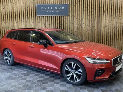 Used Volvo V60 R-Design 190 HP (139 kW) 2019 Red Estate
