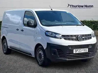 Second-hand Vauxhall Vivaro S 100 CP (73 kW) 2023 Alb Monovolum