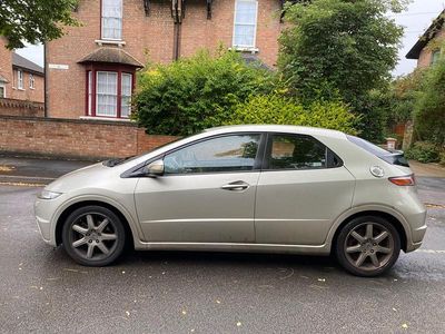 Begagnad Honda Civic EX 140 HK (102 kW) 2007 Silver Halvkombi
