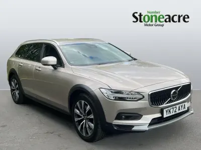 Used Volvo V90 CC Plus 235 HP (172 kW) 2022 Gold Estate