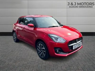 Begagnad Suzuki Swift SZ5 83 HK (61 kW) 2023 Röd Halvkombi