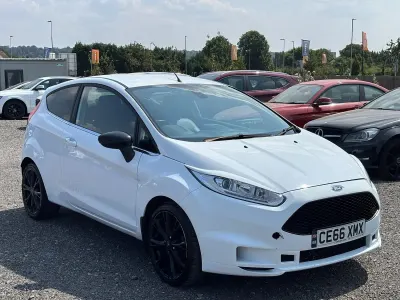 Used Ford Fiesta Titanium X 125 HP (91 kW) 2016 White Hatchback