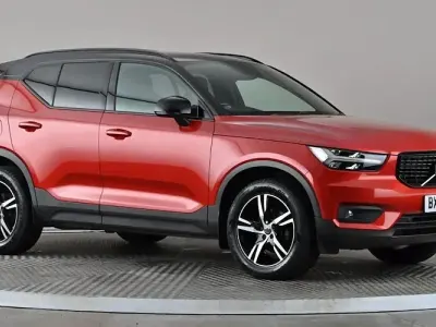 Used Volvo XC40 R-Design 156 HP (114 kW) 2018 Red SUV