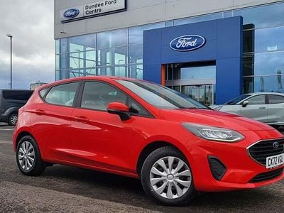 Begagnad Ford Fiesta Trend 100 HK (73 kW) 2023 Röd Halvkombi