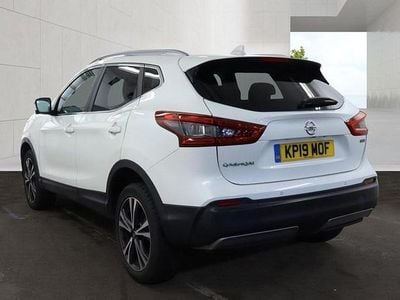 Used Nissan Qashqai N-Connecta 140 HP (102 kW) 2019 Pure white SUV
