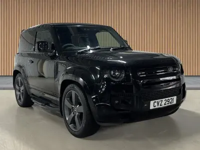Used Land Rover Defender S 525 HP (386 kW) 2023 Santorini black SUV